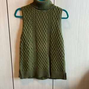 Tommy Bahama sleeveless turtleneck sweater